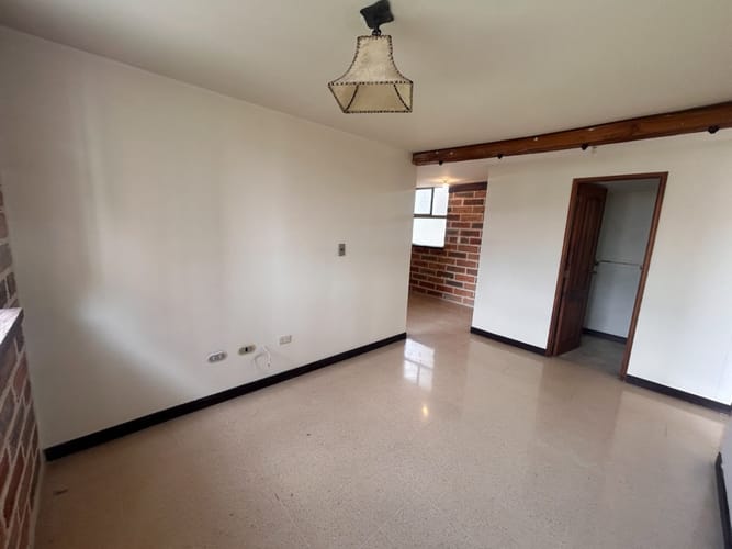 Apartamento de 3 alcobas en venta en Loma De Los Bernal, Medellín, 96 m² · foto 14 de 21