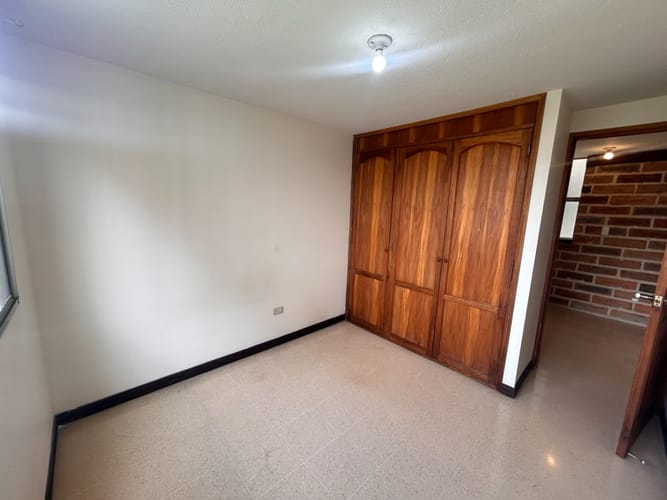 Apartamento de 3 alcobas en venta en Loma De Los Bernal, Medellín, 96 m² · foto 15 de 21