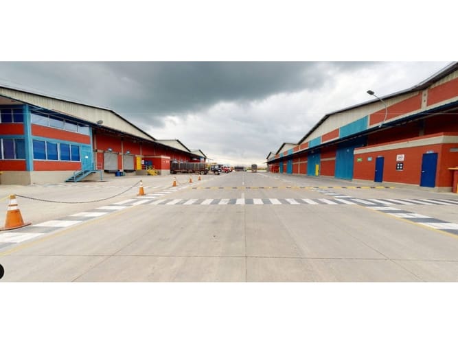 Bodega en arriendo en Boyero, Madrid, 3437 m² · foto 3 de 4