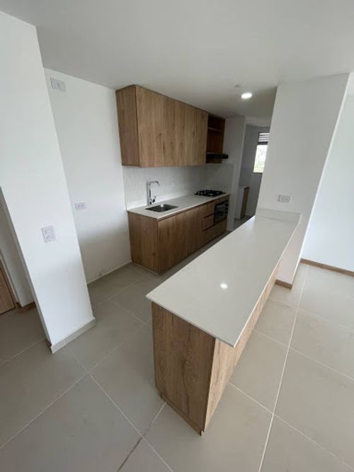Apartamento de 3 alcobas en arriendo en San German, Medellín, 95 m² · foto 2 de 17