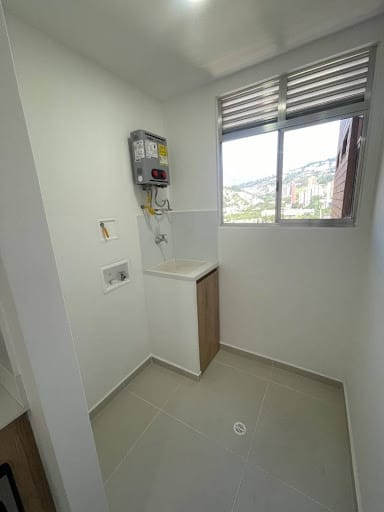 Apartamento de 3 alcobas en arriendo en San German, Medellín, 95 m² · foto 13 de 17