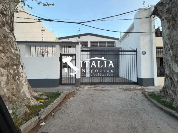 LOCAL COMERCIAL DE 270 M2 CON ENTRADA CAMIONES · Foto 4