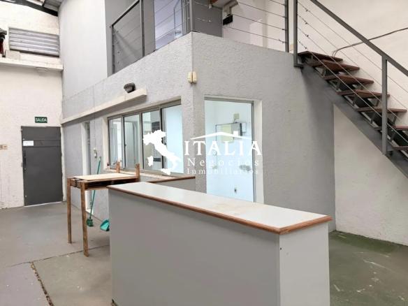 LOCAL COMERCIAL DE 270 M2 CON ENTRADA CAMIONES · Foto 6
