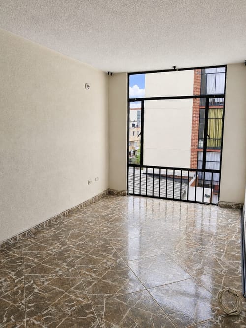 Apartamento de 3 alcobas en venta en Costa Azul, Bogotá, 54 m² · foto 2 de 19