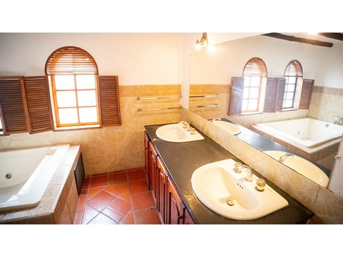 Casa de 4 alcobas en arriendo en Cota, 222 m² · foto 13 de 23