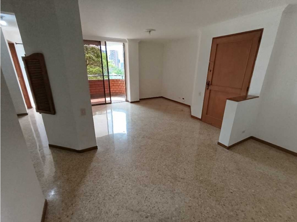 Apartamento en venta en El Poblado, Medellín · foto 3 de 21