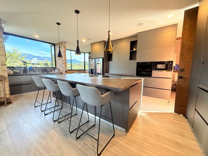 Casa de 5 alcobas en venta en El Porvenir, Rionegro, 500 m² · foto 2 de 24