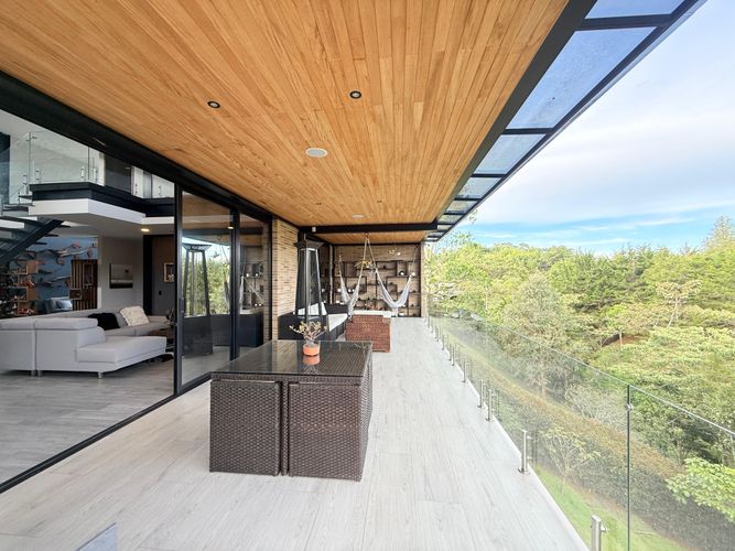 Casa de 5 alcobas en venta en El Porvenir, Rionegro, 500 m² · foto 11 de 24