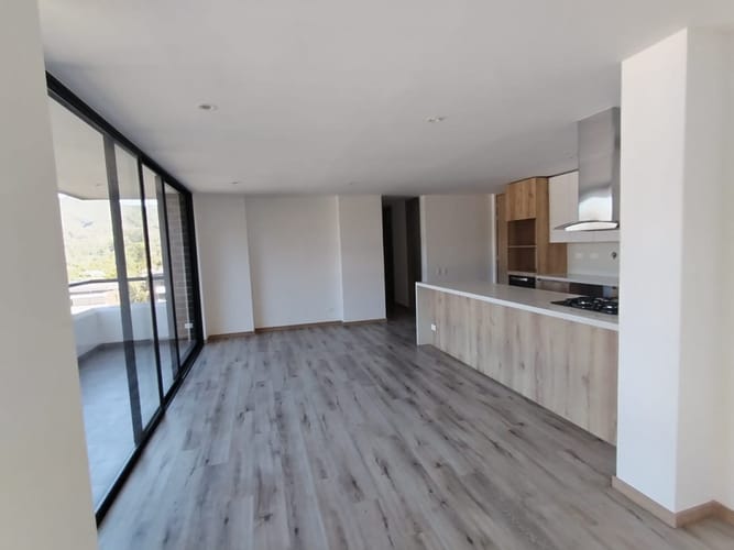 Apartamento de 2 alcobas en arriendo en Cataluña, Medellín, 91 m² · foto 7 de 10
