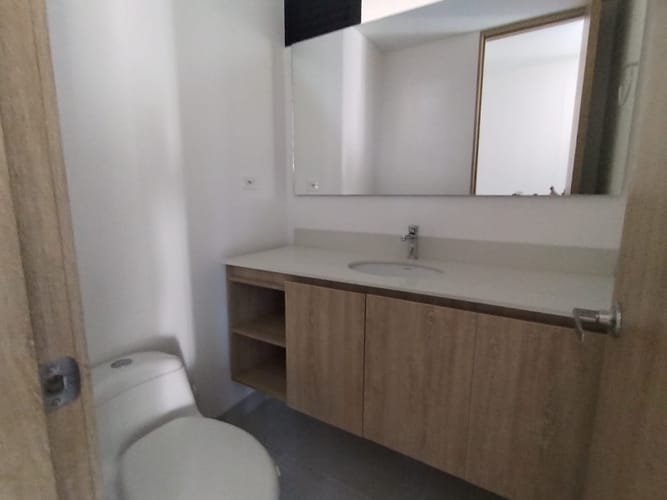 Apartamento de 2 alcobas en arriendo en Cataluña, Medellín, 91 m² · foto 8 de 10