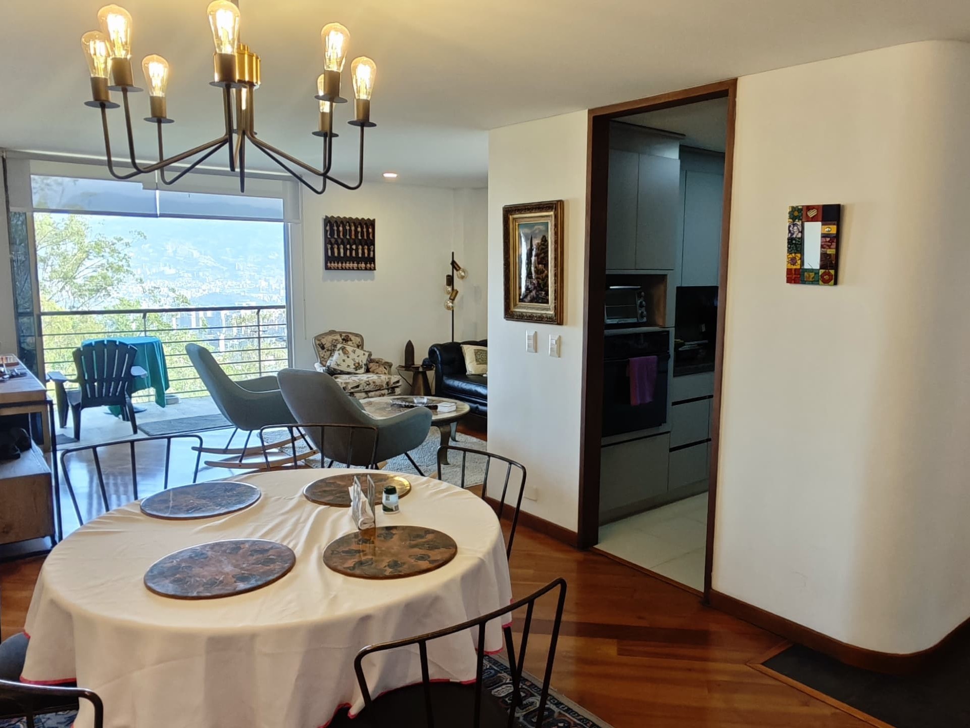 Apartamento en venta en El Poblado, Medellín · foto 4 de 15