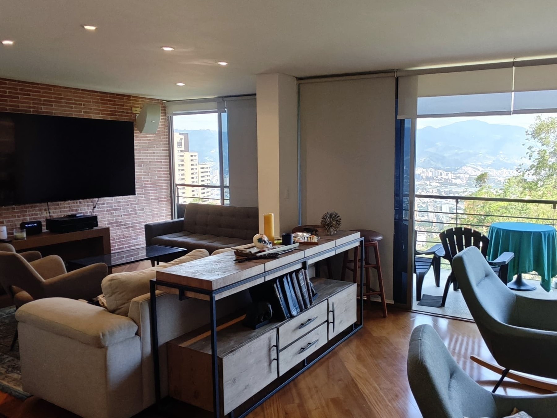 Apartamento en venta en El Poblado, Medellín · foto 2 de 15