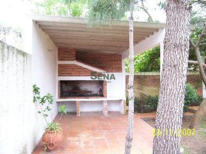 Photo 3 of 27