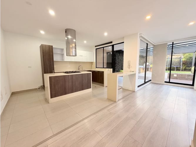 Casa de 4 alcobas en arriendo en Pueblo Viejo, Cota, 220 m² · foto 11 de 24