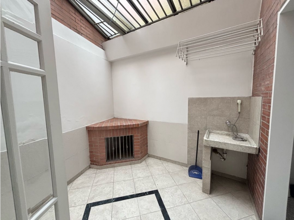 Casa en venta en Santa Barbara, Bogotá · foto 3 de 24