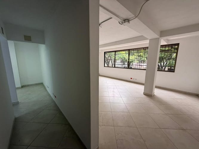 Oficina en arriendo en Florida Nueva, Medellín, 160 m² · foto 3 de 14