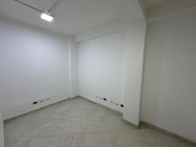 Oficina en arriendo en Florida Nueva, Medellín, 160 m² · foto 5 de 14