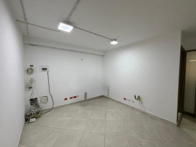 Oficina en arriendo en Florida Nueva, Medellín, 160 m² · foto 7 de 14