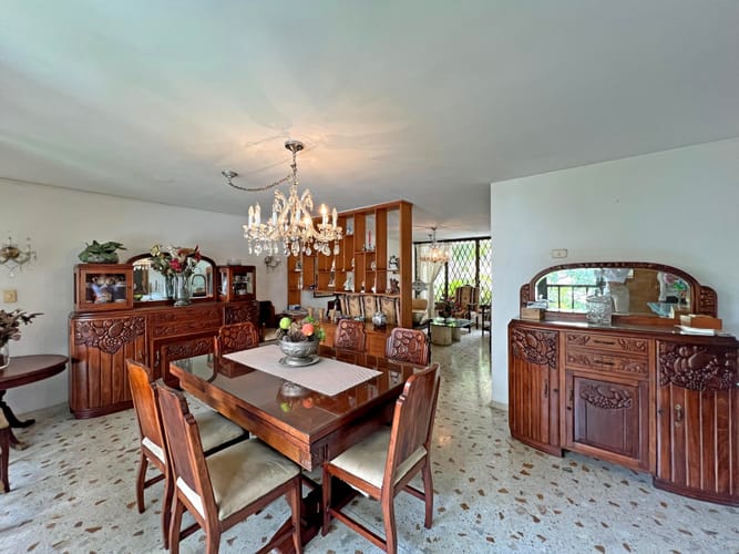 Casa de 5 alcobas en venta en Bellavista, Cali, 370 m² · foto 3 de 16