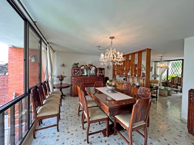 Casa de 5 alcobas en venta en Bellavista, Cali, 370 m² · foto 4 de 16