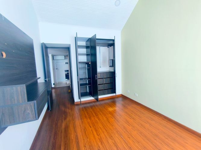 Apartaestudio en venta en El Refugio, Bogotá, 63 m² · foto 2 de 19