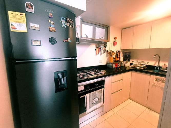 Apartaestudio en venta en El Refugio, Bogotá, 63 m² · foto 3 de 19