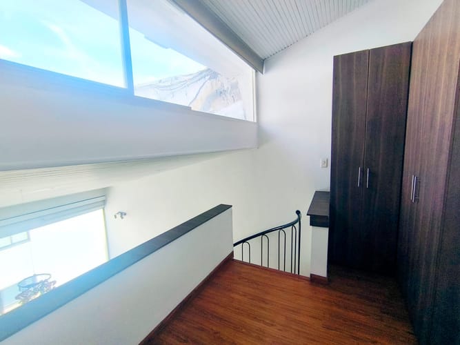 Apartaestudio en venta en El Refugio, Bogotá, 63 m² · foto 5 de 19