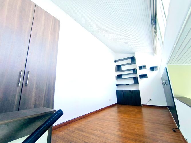 Apartaestudio en venta en El Refugio, Bogotá, 63 m² · foto 6 de 19