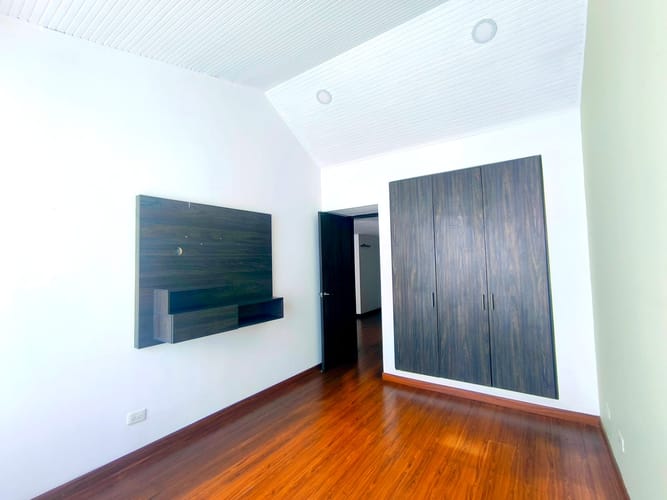 Apartaestudio en venta en El Refugio, Bogotá, 63 m² · foto 10 de 19