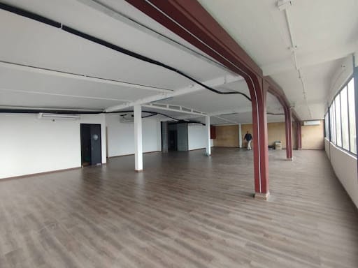 Local en arriendo en Asomadera No.2, Medellín, 282 m² · foto 2 de 11