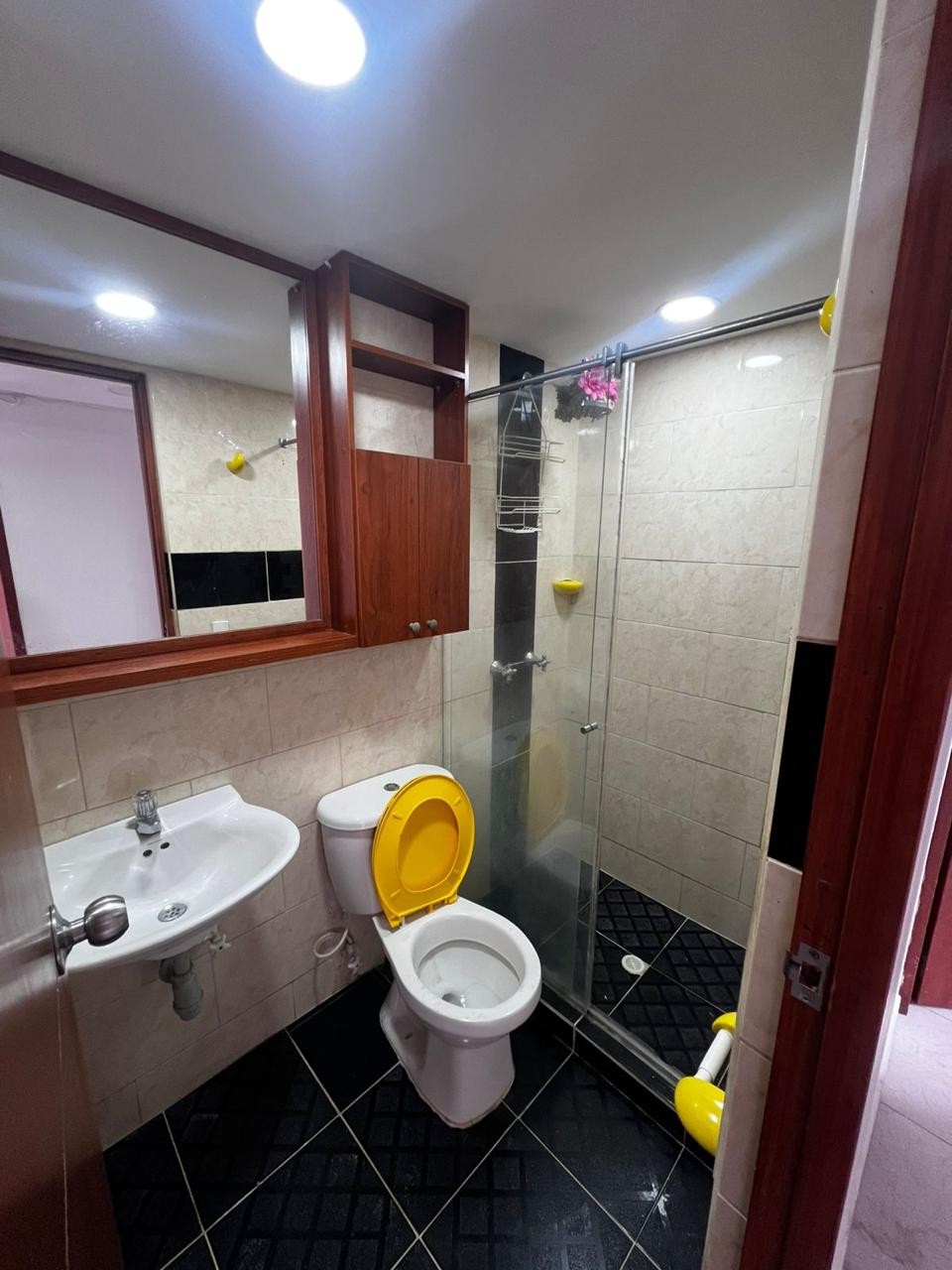 Apartamento en venta en Suramerica, La Estrella · foto 3 de 24