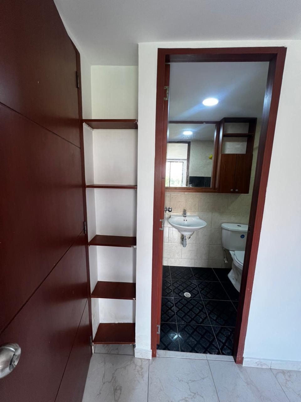 Apartamento en venta en Suramerica, La Estrella · foto 8 de 24