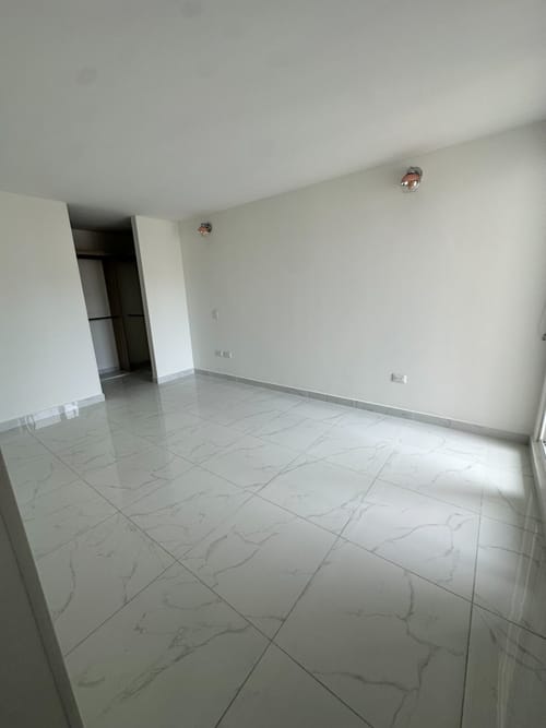 Apartamento de 2 alcobas en venta en Picaleña Y Mirolindo, Ibagué, 76 m² · foto 4 de 10