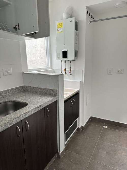 Apartamento de 2 alcobas en venta en Picaleña Y Mirolindo, Ibagué, 76 m² · foto 6 de 10