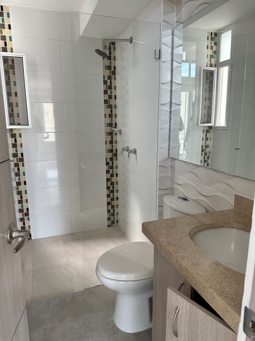Apartamento de 2 alcobas en venta en Picaleña Y Mirolindo, Ibagué, 76 m² · foto 9 de 10