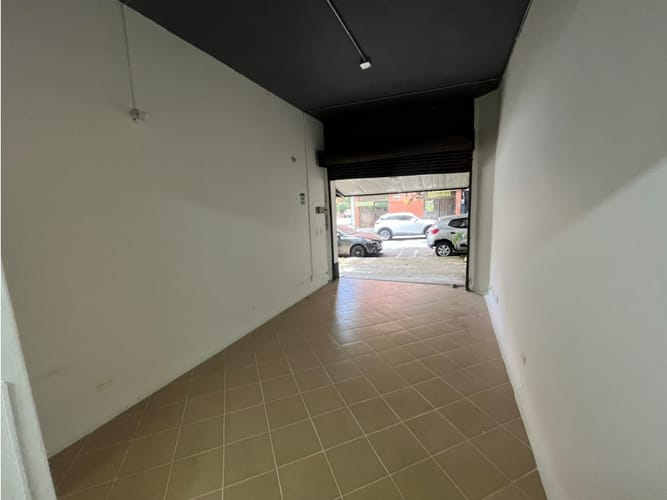 Local en arriendo en La Magnolia, Envigado, 20 m² · foto 2 de 5