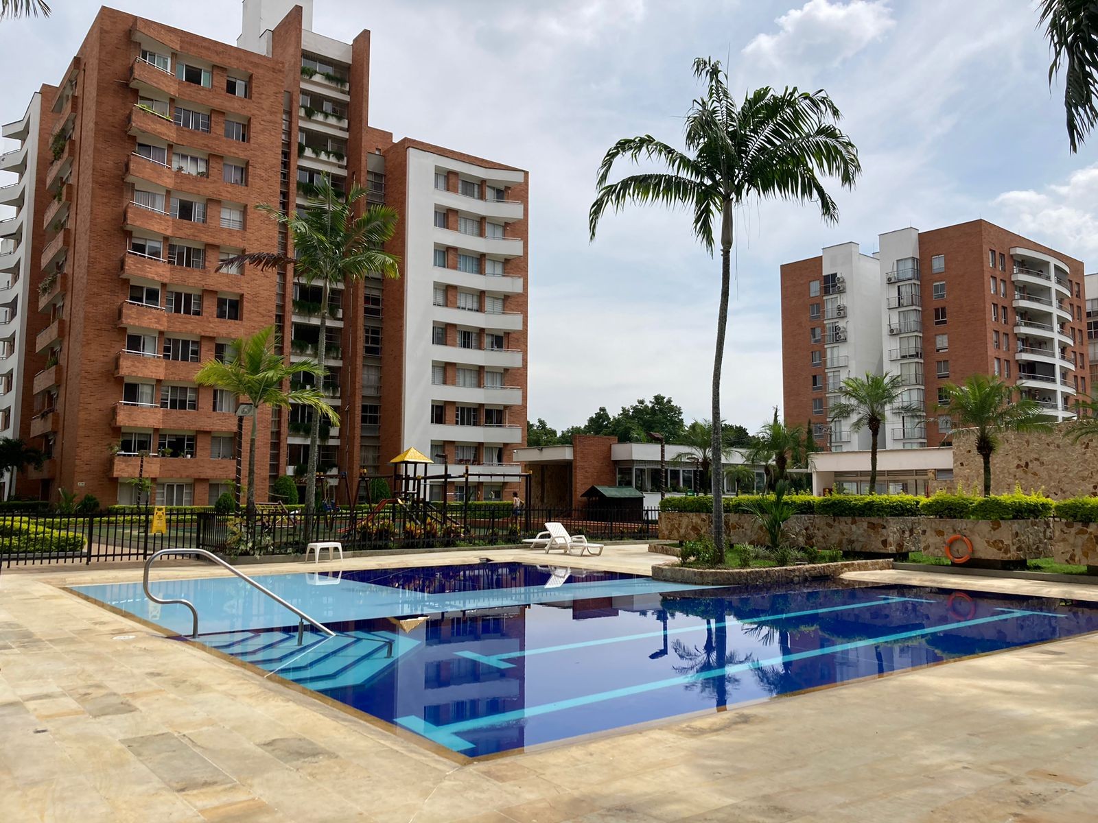 Apartamento de 3 habitaciones en venta en Cristales, Cali — imagen 1 de 30