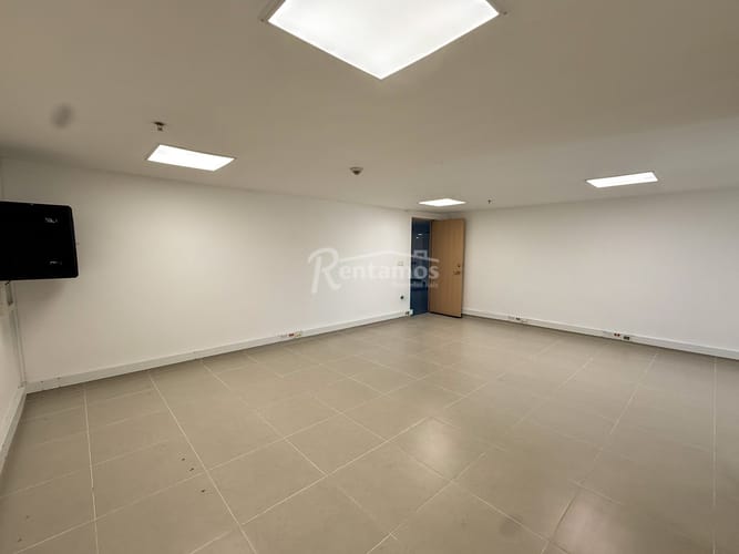 Oficina en arriendo en Suramericana, Medellín, 75 m² · foto 10 de 20