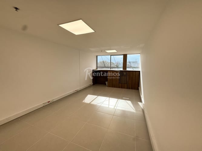 Oficina en arriendo en Suramericana, Medellín, 75 m² · foto 19 de 20