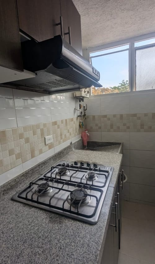 Apartamento de 3 alcobas en venta en Cr. Los Arroyuelos, Ibagué, 75 m² · foto 6 de 16