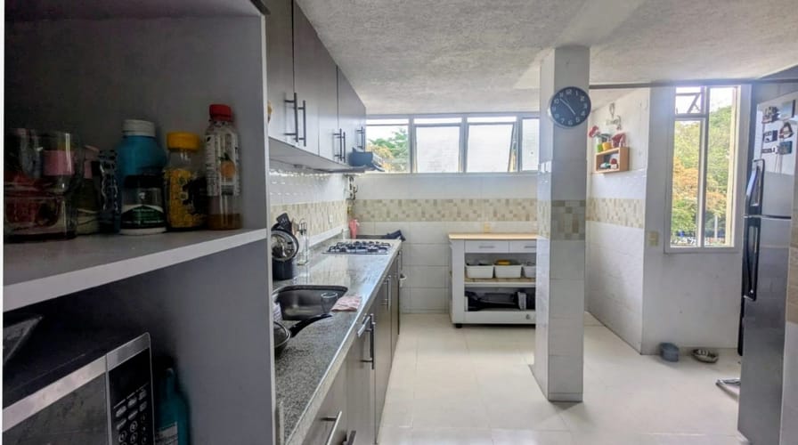 Apartamento de 3 alcobas en venta en Cr. Los Arroyuelos, Ibagué, 75 m² · foto 2 de 16