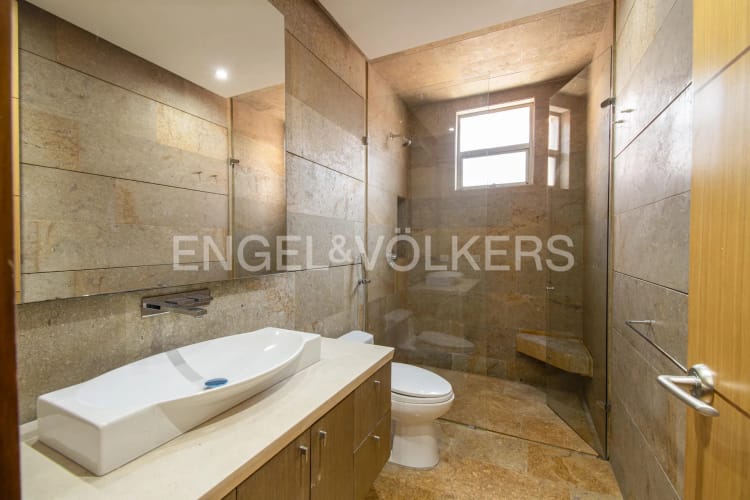 Apartamento de 3 alcobas en venta en Chicó Reservado, Bogotá, 182 m² · foto 8 de 15