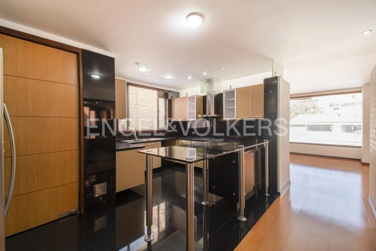 Apartamento de 3 alcobas en venta en Chicó Reservado, Bogotá, 182 m² · foto 5 de 15