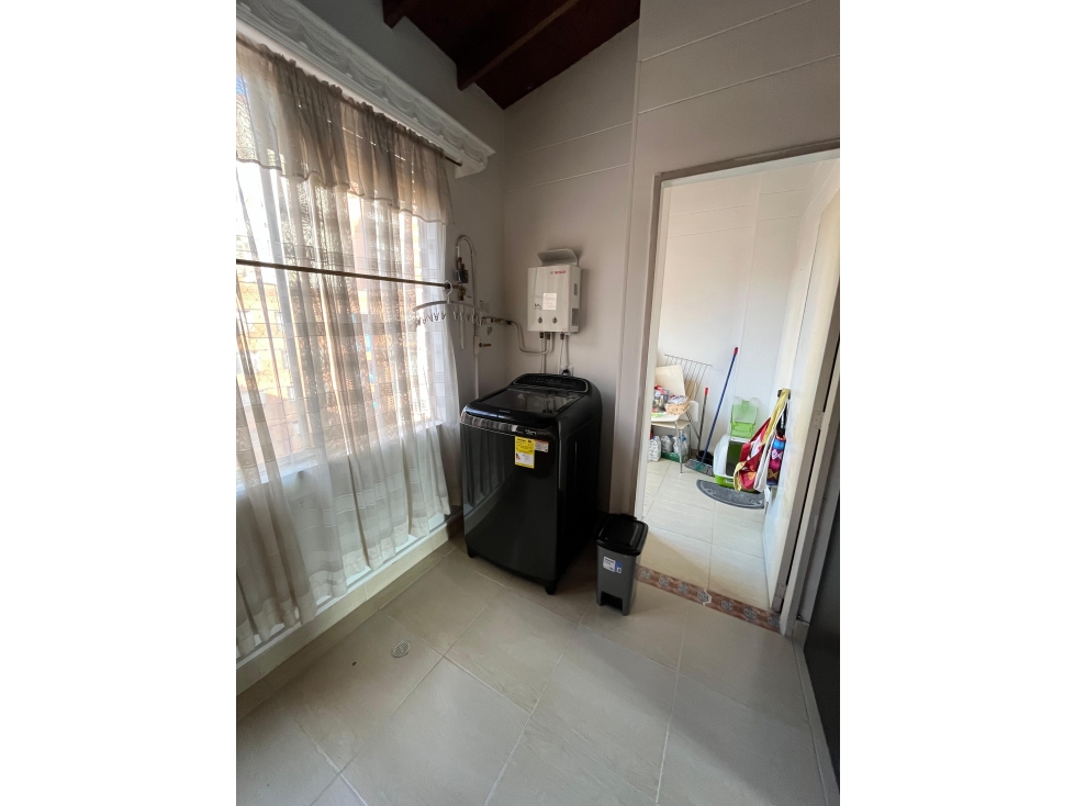 Apartamento en venta en Los Colores, Medellín · foto 4 de 17