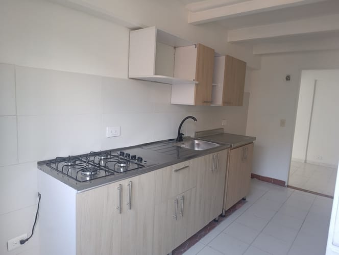 Apartamento de 3 alcobas en arriendo en Patio Bonito, Medellín, 100 m² · foto 14 de 15