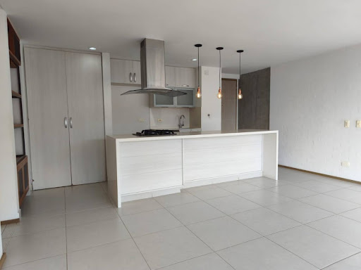 Apartamento en arriendo en Loma Del Esmeraldal, Envigado · foto 3 de 17