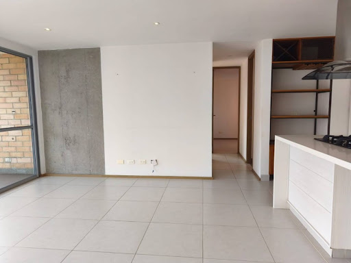 Apartamento en arriendo en Loma Del Esmeraldal, Envigado · foto 6 de 17