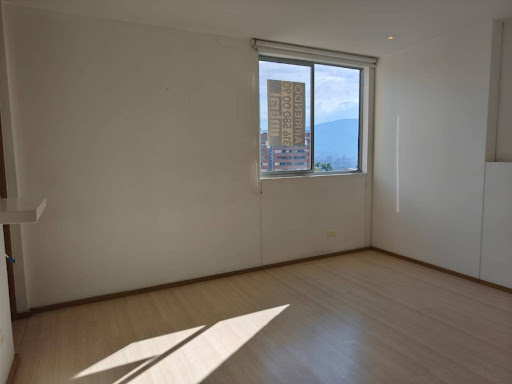 Apartamento en arriendo en Loma Del Esmeraldal, Envigado · foto 7 de 17
