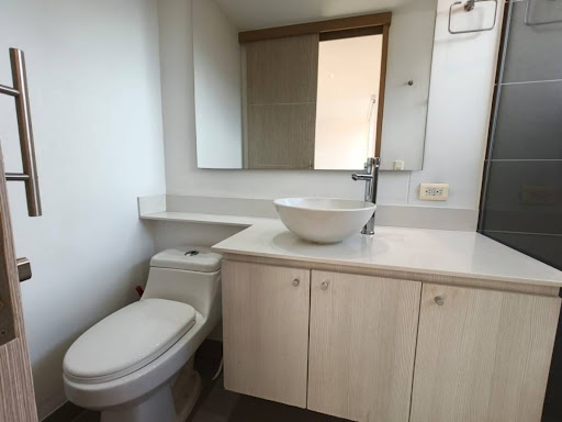Apartamento en arriendo en Loma Del Esmeraldal, Envigado · foto 13 de 17
