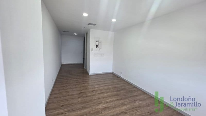Oficina en venta en Primavera, Envigado, 27 m² · foto 2 de 15